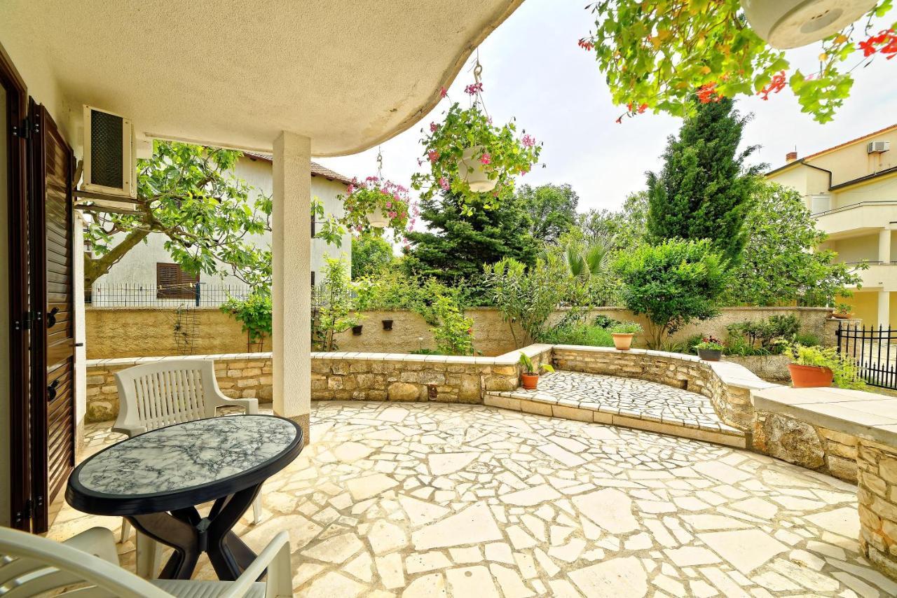 Guest House Jolanda Medulin Exterior photo