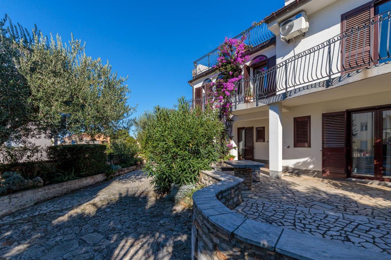 Guest House Jolanda Medulin Exterior photo