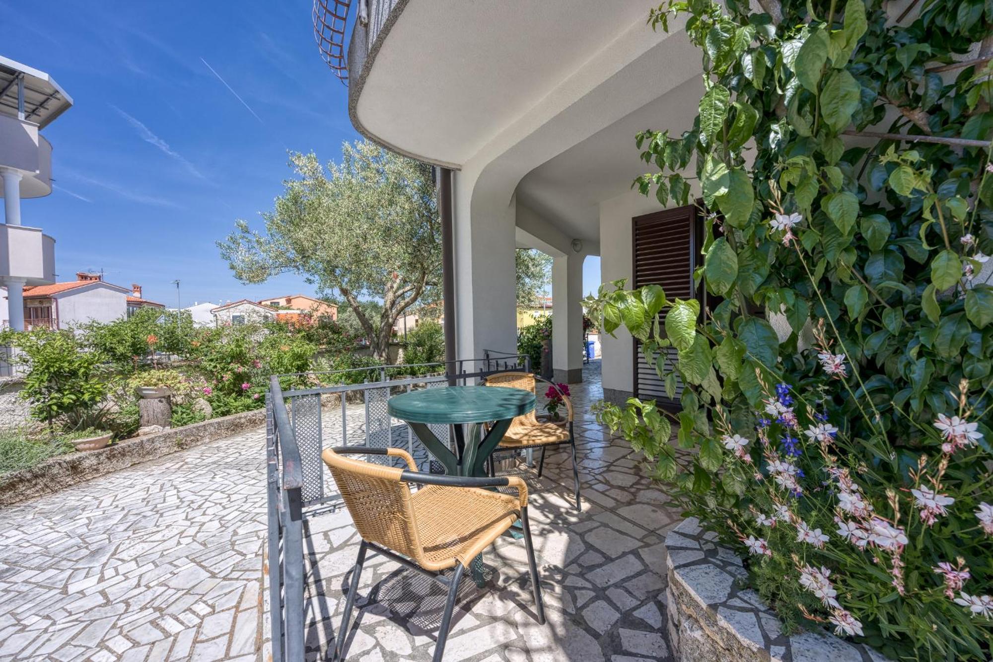 Guest House Jolanda Medulin Exterior photo